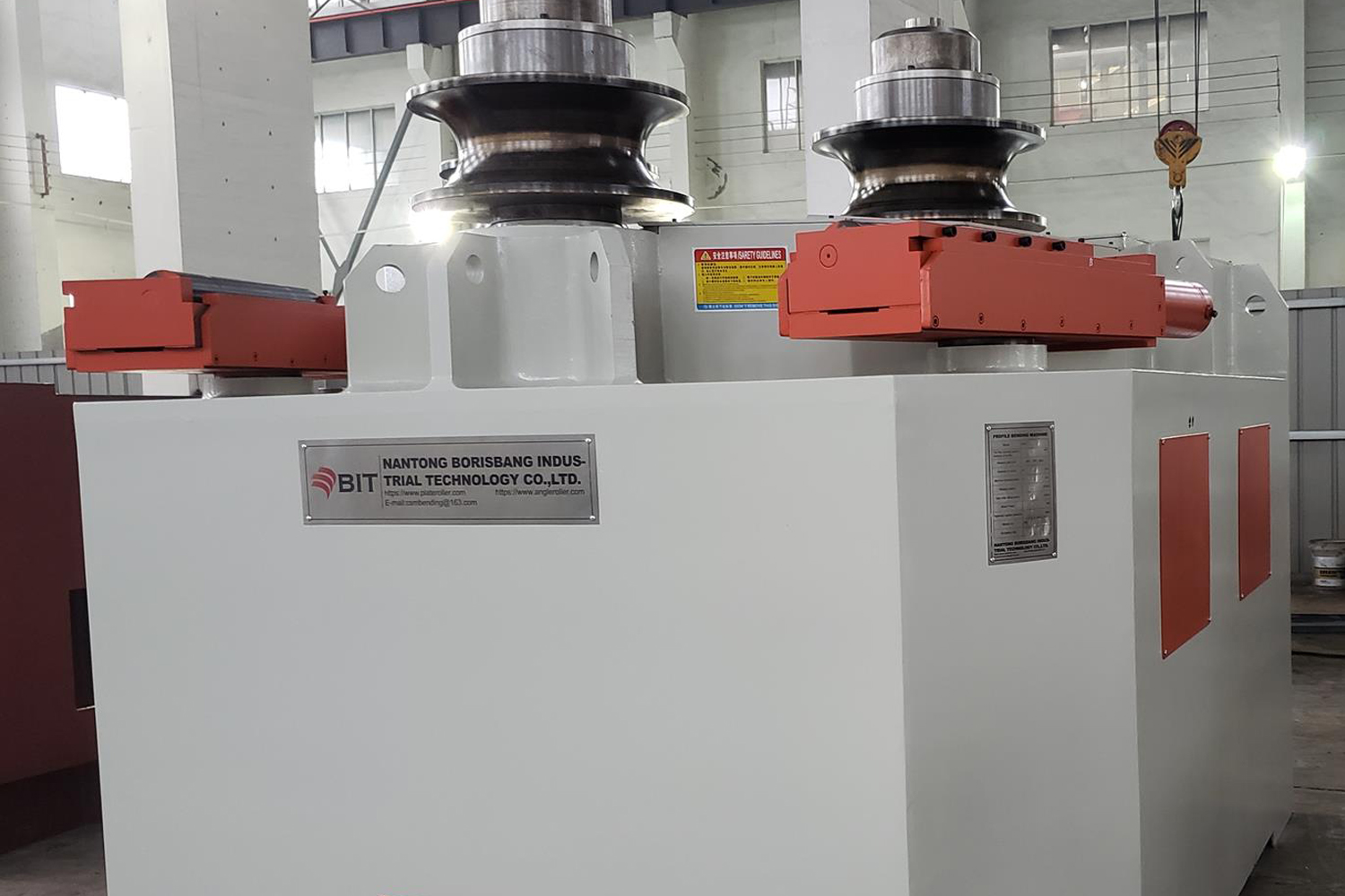 型材彎曲機(jī)與鋼筋滾絲機(jī)的工藝與應(yīng)用