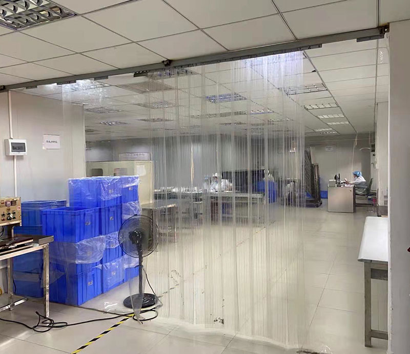 推拉透明軟門(mén)簾-興德門(mén)業(yè)